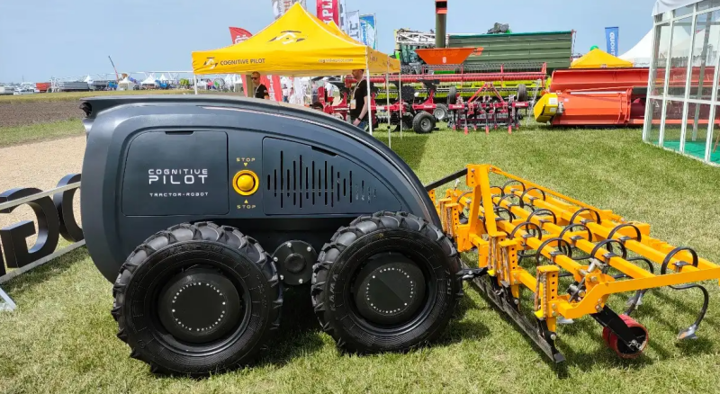 Представлен российский роботизированный трактор – он станет серийным в следующем году