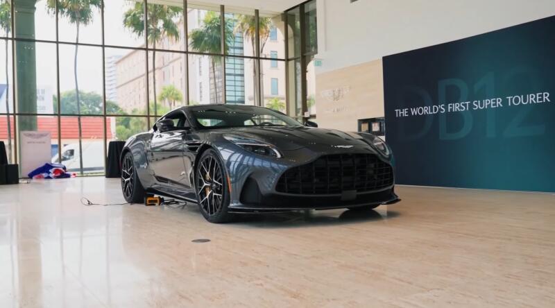 Aston Martin Vanquish появится в продаже с новым V12 мощностью 824 л.с.