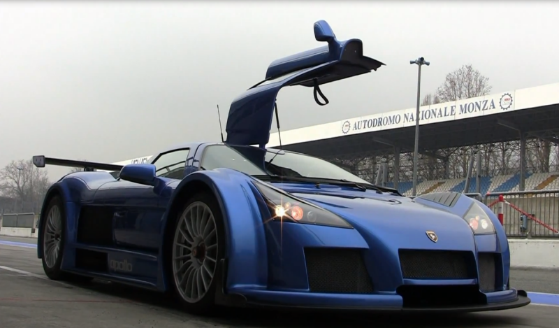 Gumpert Apollo (2005-2013) – над чьею головой распускает когти «белый грифон»