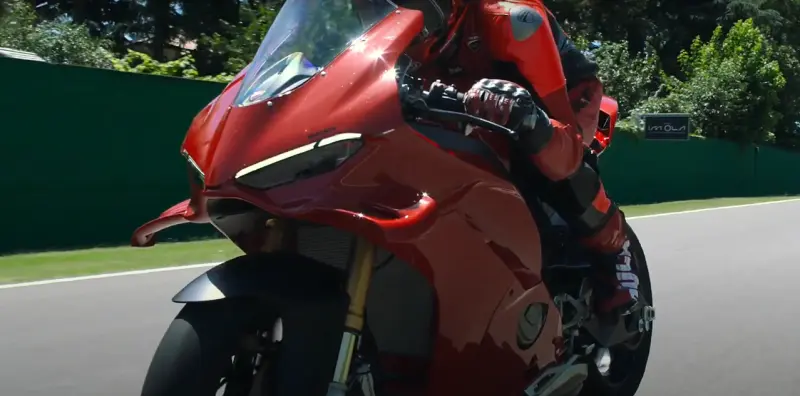 Ducati Panigale V4 - мечта любого мотоциклиста