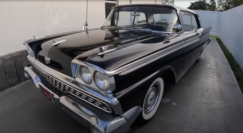 Ford Galaxie 1959: о новой философии и ошибках правописания