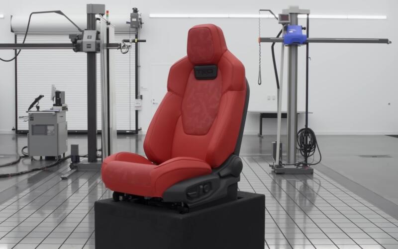 Новые сиденья в Toyota заставят ваши мышцы работать