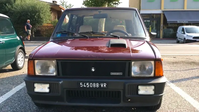 Миниатюрный Innocenti Mini De Tomaso от студии Bertone