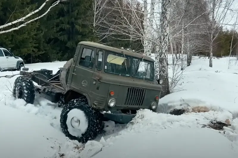 ГАЗ-66 и Mercedes UNIMOG на бездорожье – советская техника все равно лучше