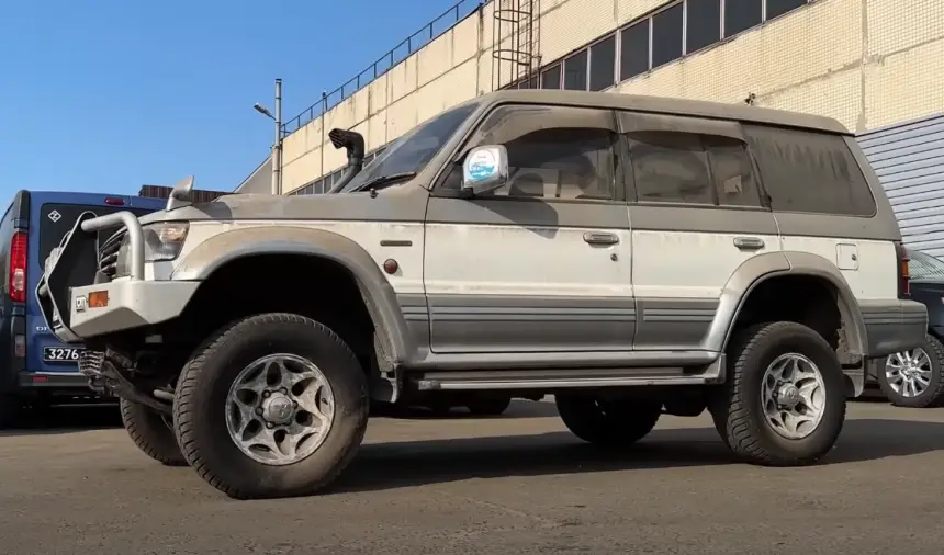 Mitsubishi Pajero из 90-х – автомобиль, который спрятался от ржавчины на 14 лет