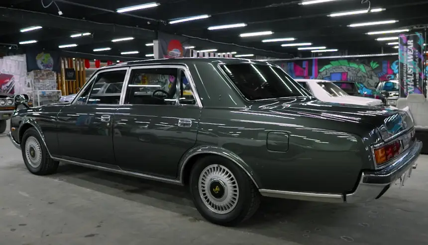 Toyota Century первого поколения – роскошный седан для императорской семьи