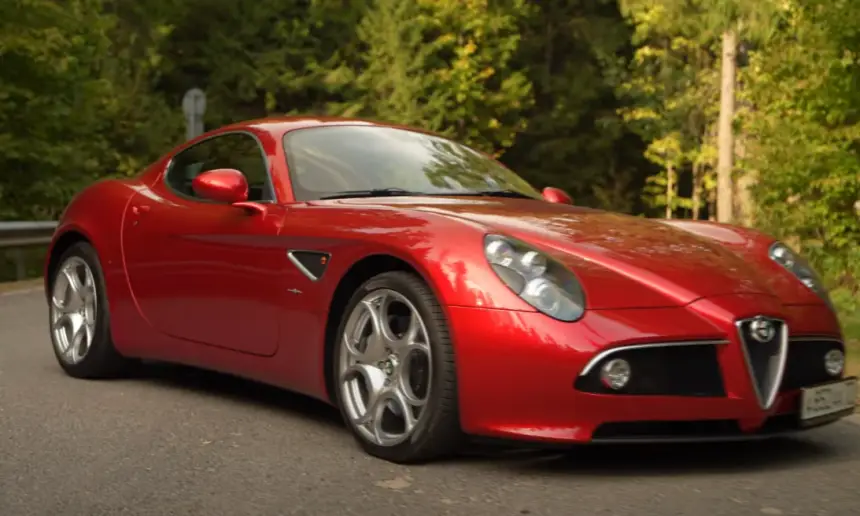 Alfa-Romeo 8C – спорткар с мотором Ferrari и ходовой Maserati