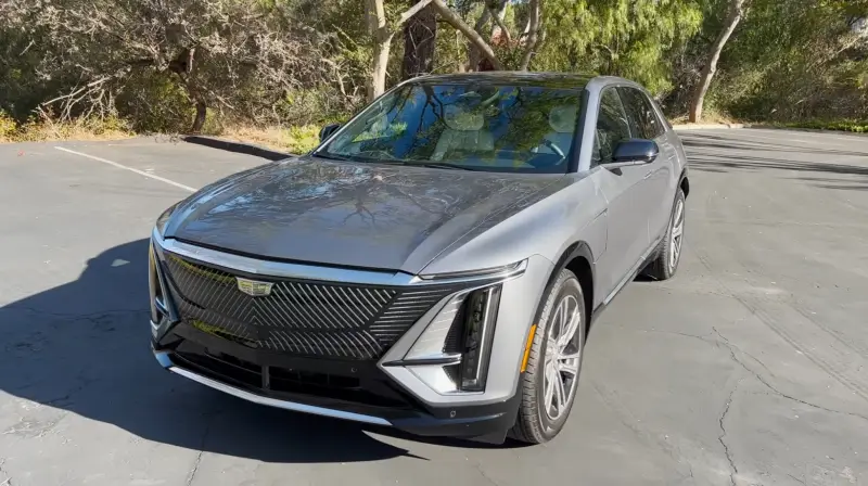 Cadillac выводит на рынок спортивный Lyriq-V