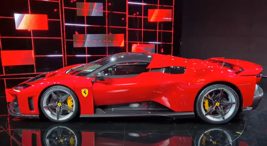 Представлена Ferrari F80 – это гибридный суперкар, который выпустят ограниченной серией