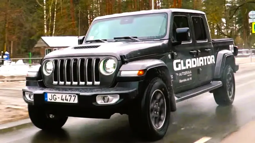 Jeep после долгого перерыва возвращает пикапы: «в моде» теперь Gladiator