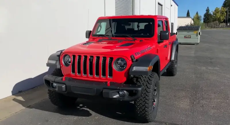 Jeep после долгого перерыва возвращает пикапы: «в моде» теперь Gladiator