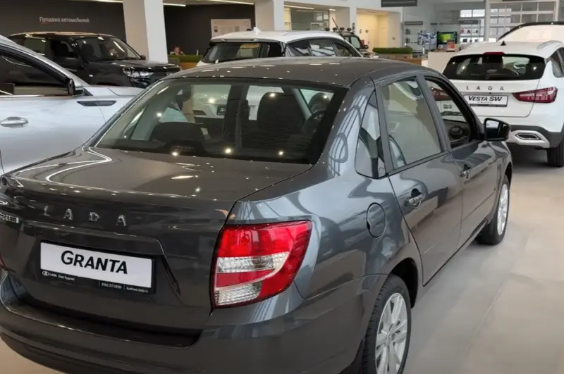 LADA Granta и Vesta в базовых комплектациях купить можно – просто не все об этом знают