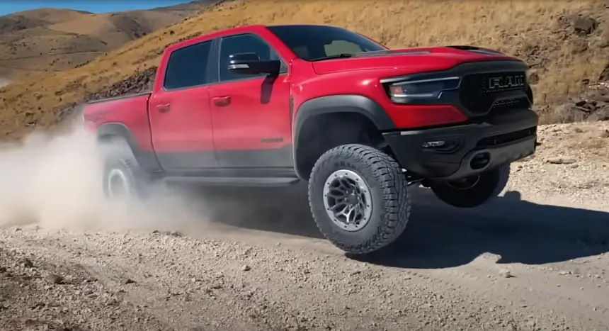 Dodge RAM 1500 Crew Cab TRX 2022 – «тираннозавр, пожирающий раптора»