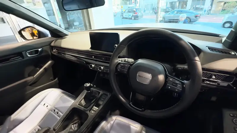 Mitsuoka серийно превращает Honda в свою версию Dodge Challenger