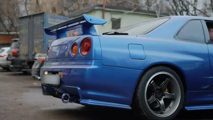 Nissan GT-R в Японии: сколько стоит легендарный R34 на родине?