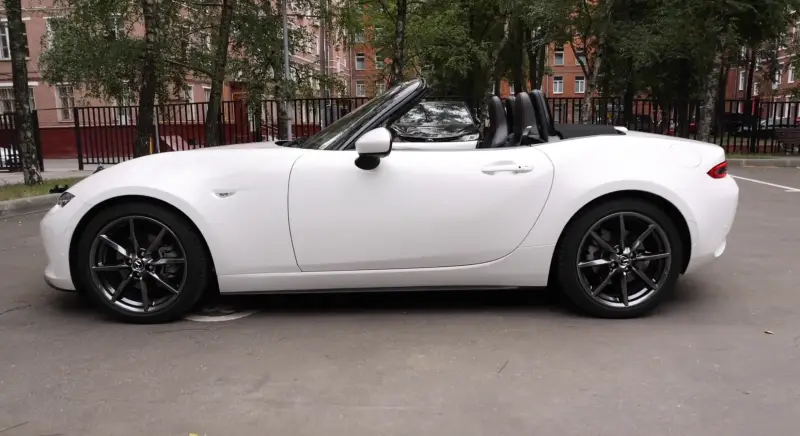 Новая Mazda MX-5 Miata весит меньше 1000 кг, и это еще не все