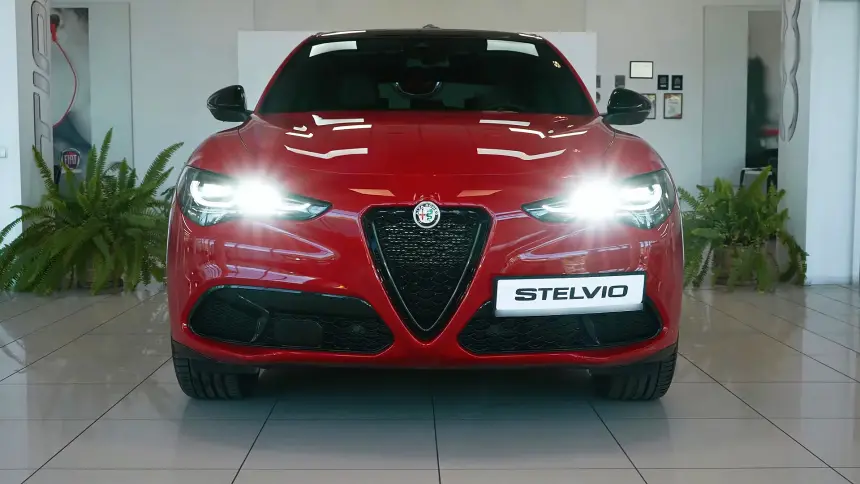 Новый Alfa Romeo Stelvio – когда отзывчивость важнее диагонали дисплеев Новый Alfa Romeo Stelvio – когда отзывчивость важнее диагонали дисплеев