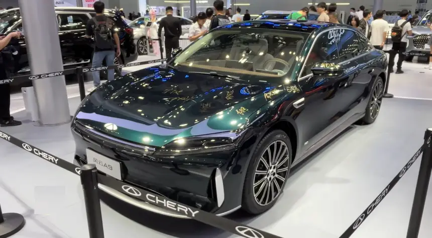 Гибридный седан Chery Fulwin A9 готов отправиться к потребителям Гибридный седан Chery Fulwin A9 готов отправиться к потребителям