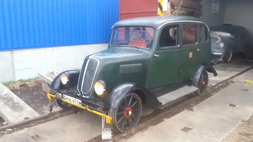 Дрезина Tatra Т15 или «авто на рельсах» Дрезина Tatra Т15 или «авто на рельсах»