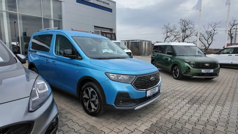 Ford Tourneo Courier: на базе легковой модели, но с духом внедорожника